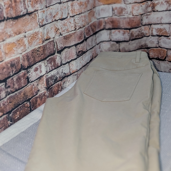 lululemon Brand Men's Khaki Chino Pants, EUC, Size 33 - Picture 3 of 7